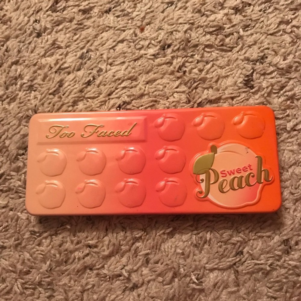 Too faced peach eye shadow!